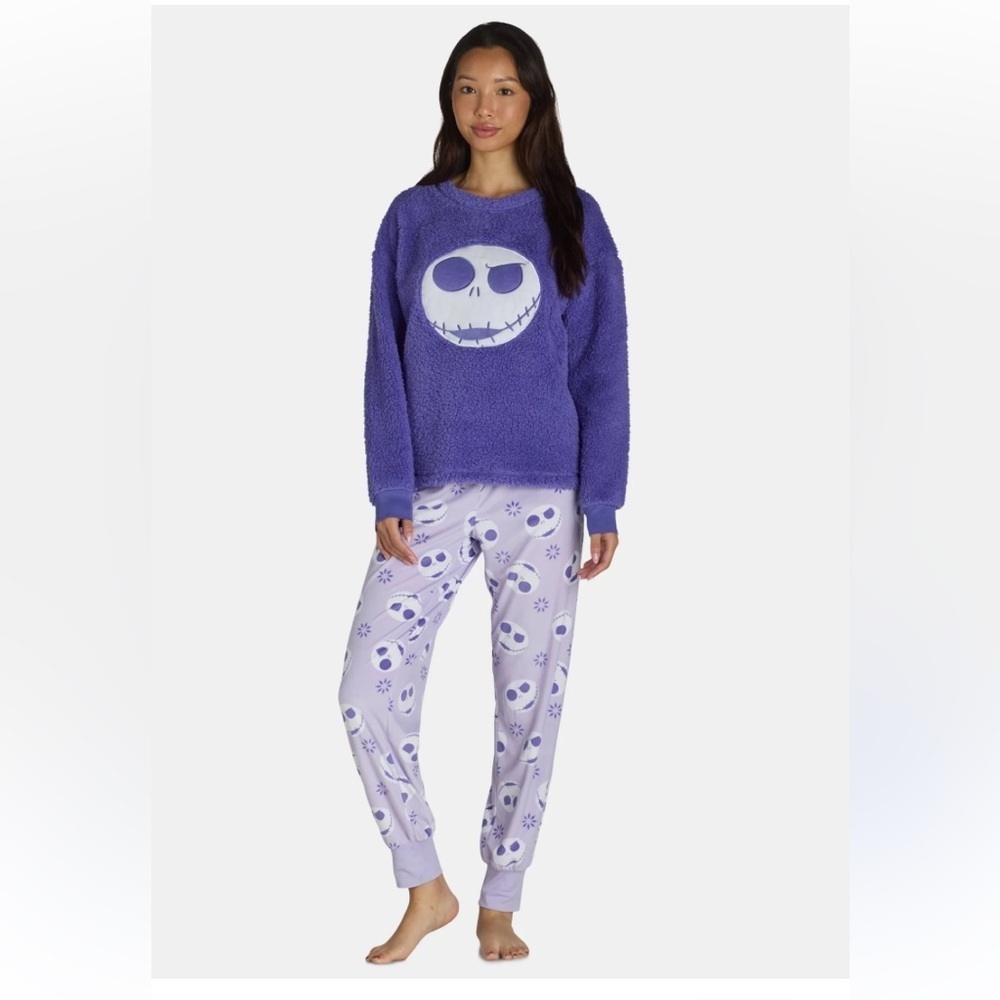 Disney Purple and White Jack Skellington Pajama Set brand new 🩷